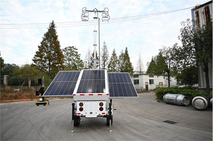 Rotate 360°LED Light With Mobile Solar Trailer